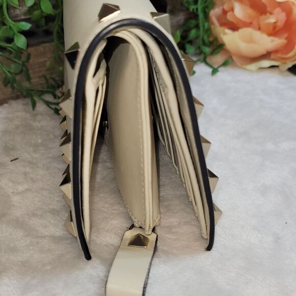 Authentic Valentino Garavani Leather Studded Wallet EUC GORGEOUS - Picture 8 of 17